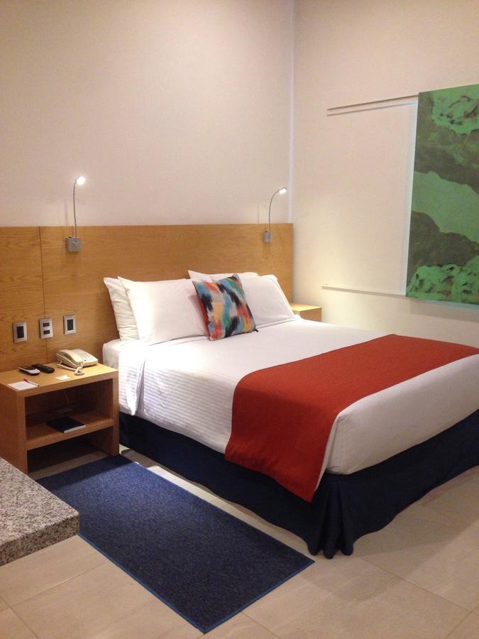 Hit Hoteles Aeropuerto Puebla Уэхоцинго Экстерьер фото